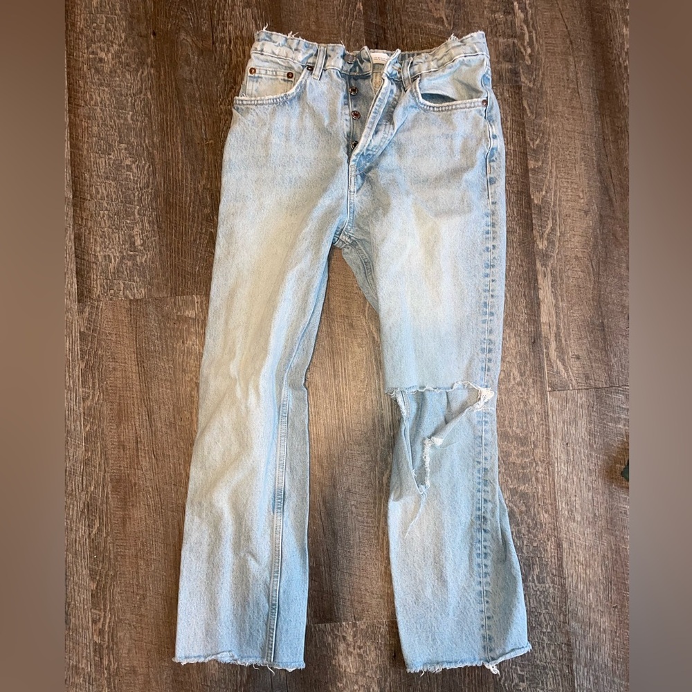 ZARA straight leg ripped knee jeans - size four